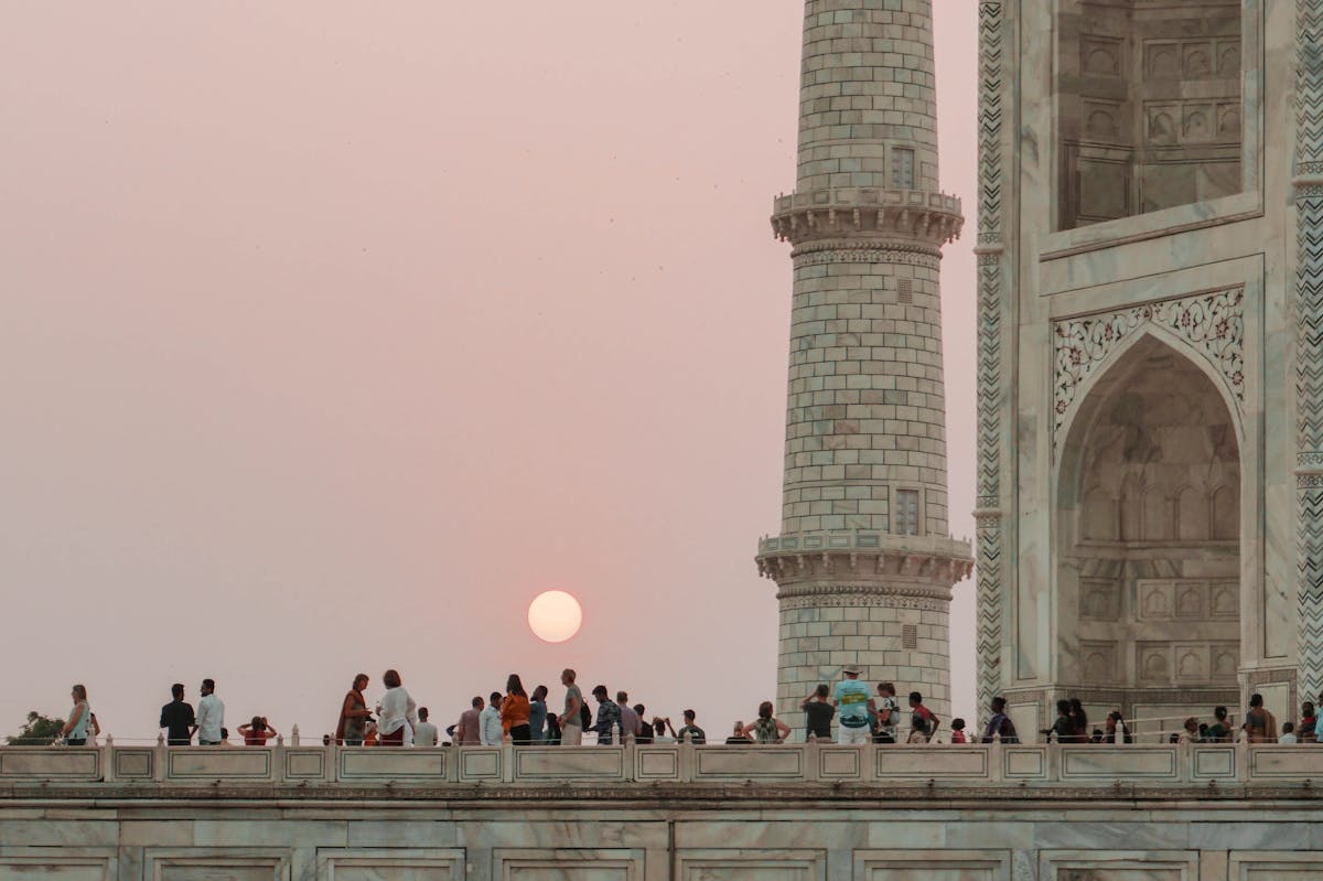 Detailed image of white Makrana marble with inlaid semi-precious stones on the Taj Mahal wall